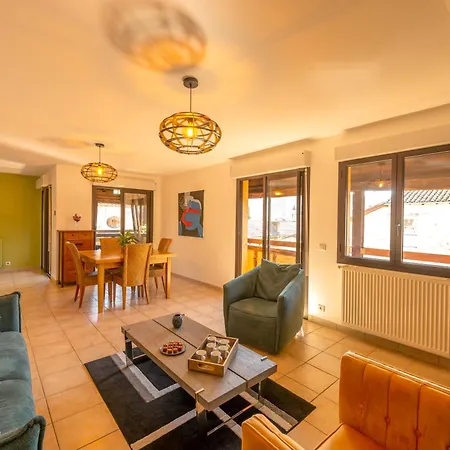 Le Soleilho Del Roy, Vue Exceptionnelle, Terrasse, Clim, Coeur De Figeac, 6 Pers Appartement Figeac